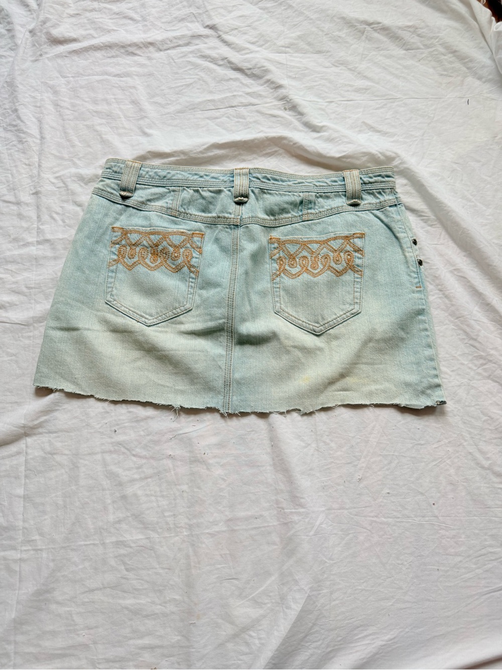 Y2K Light Wash Denim Mini Skirt - Light Blue - Picture 4 of 4
